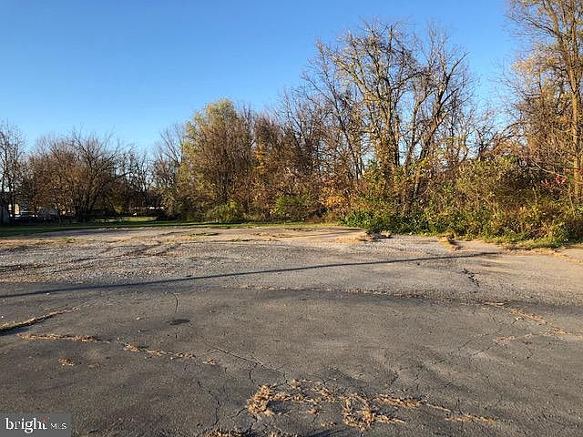 1st image of 2723 Columbia Ave