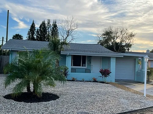 16 Palm Dr Photo 1