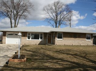 1704 Root St, Crest Hill, IL 60403