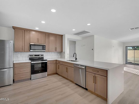 4th image of 39605 N ZAMPINO Street