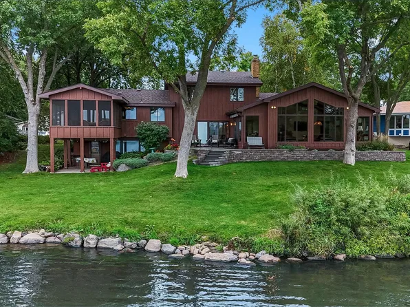 2162 Lakebrook Dr, New Brighton, MN 55112