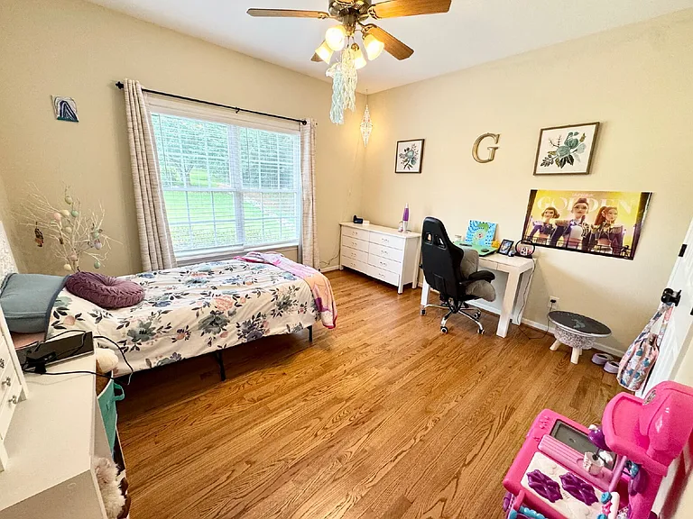 214 Providence Ct — Photo 15