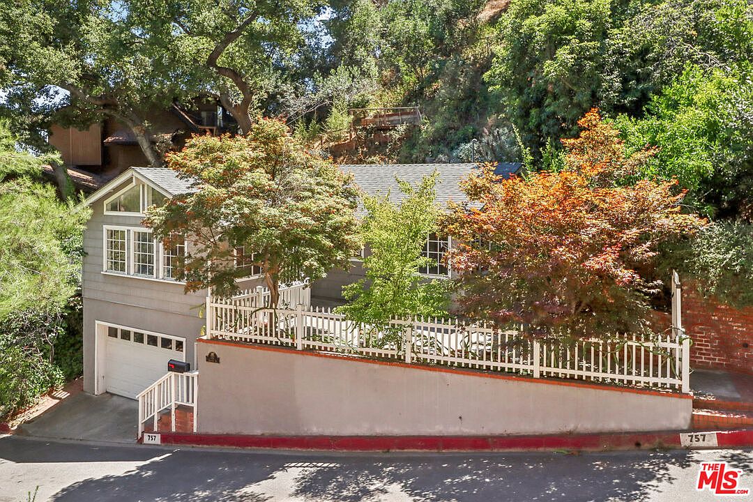 洋書 Mountain Houses 15731 Tiger Mountain Road SE, Issaquah, WA 98027 | Zillow