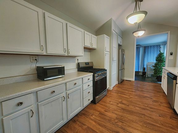 11th image of this home