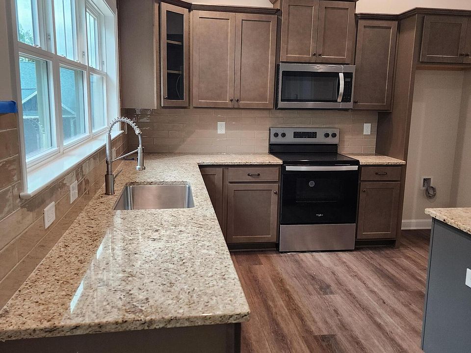 2nd image of 21 Farm Dr