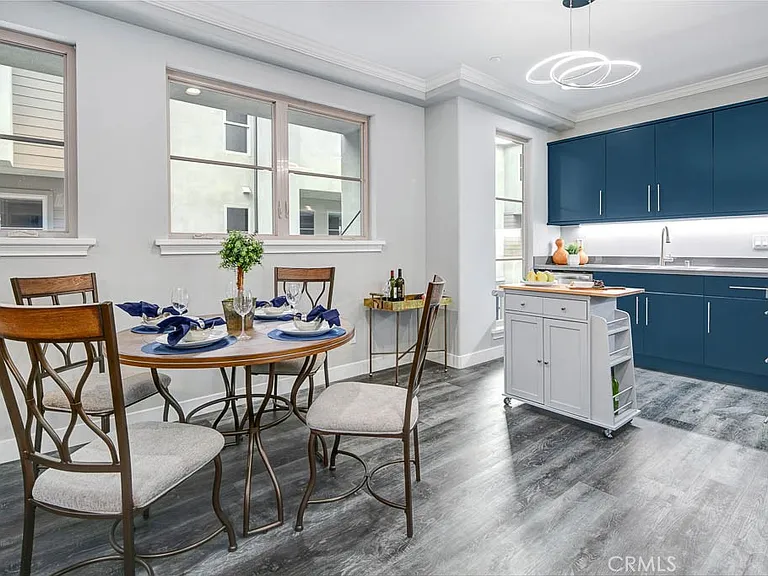530 Fano St #E — Photo 6