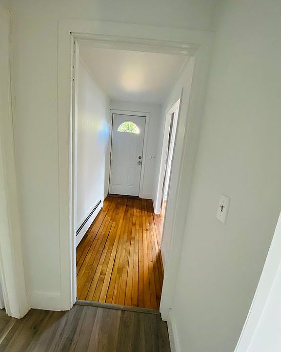 1st image of 61 Charles St Floor 1