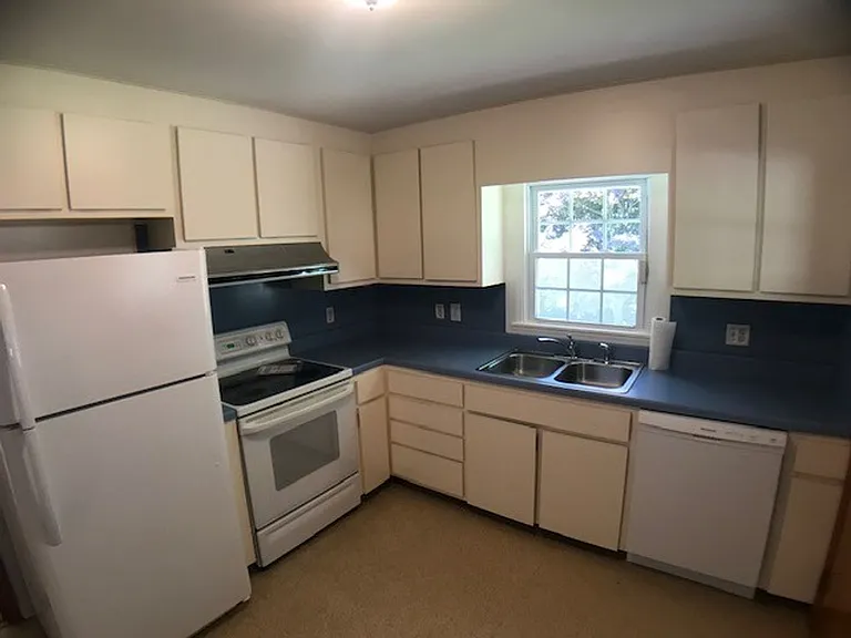 6909 Justice Dr — Photo 9