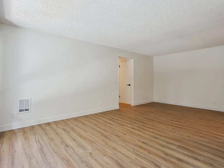 Olympic West Apartments — Photo 30