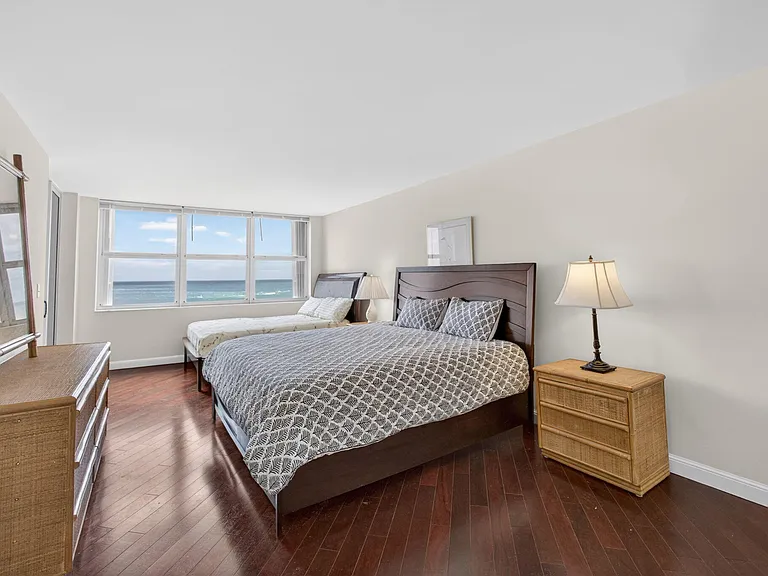 5200 N Ocean Dr #1004 — Photo 19