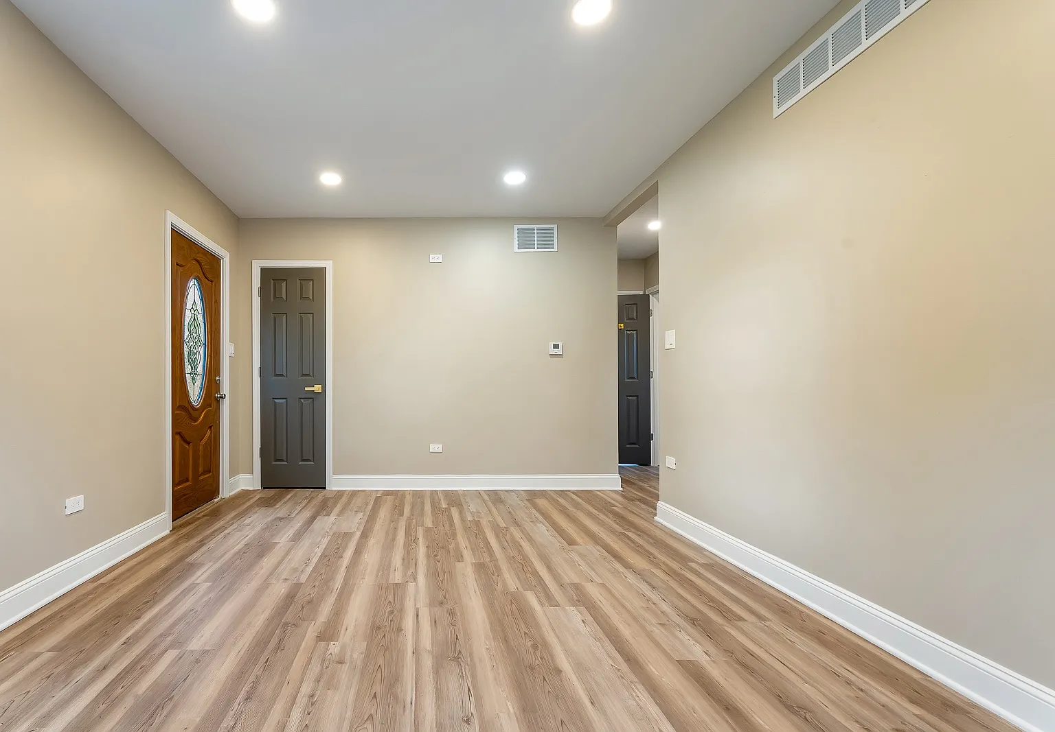 4 bed, 1440 sqft, $1,900 — Photo 3