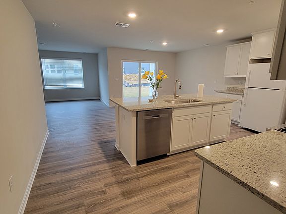 3rd image of 29882 Londyn Ln #1