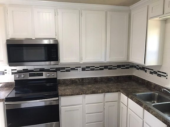 4th image of 8901 Bobb Ave