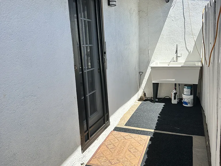 2 E Rancho Park — Photo 4