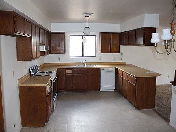 5th image of 280 Duke Of Wales Ct