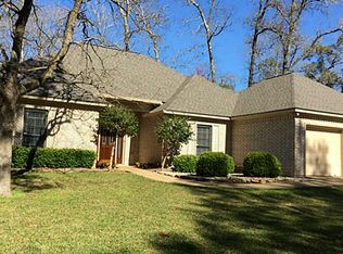 1808 Green Briar Dr, Huntsville, TX 77340
