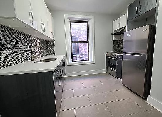 3rd image of 24 Saint Nicholas Pl APT 4D