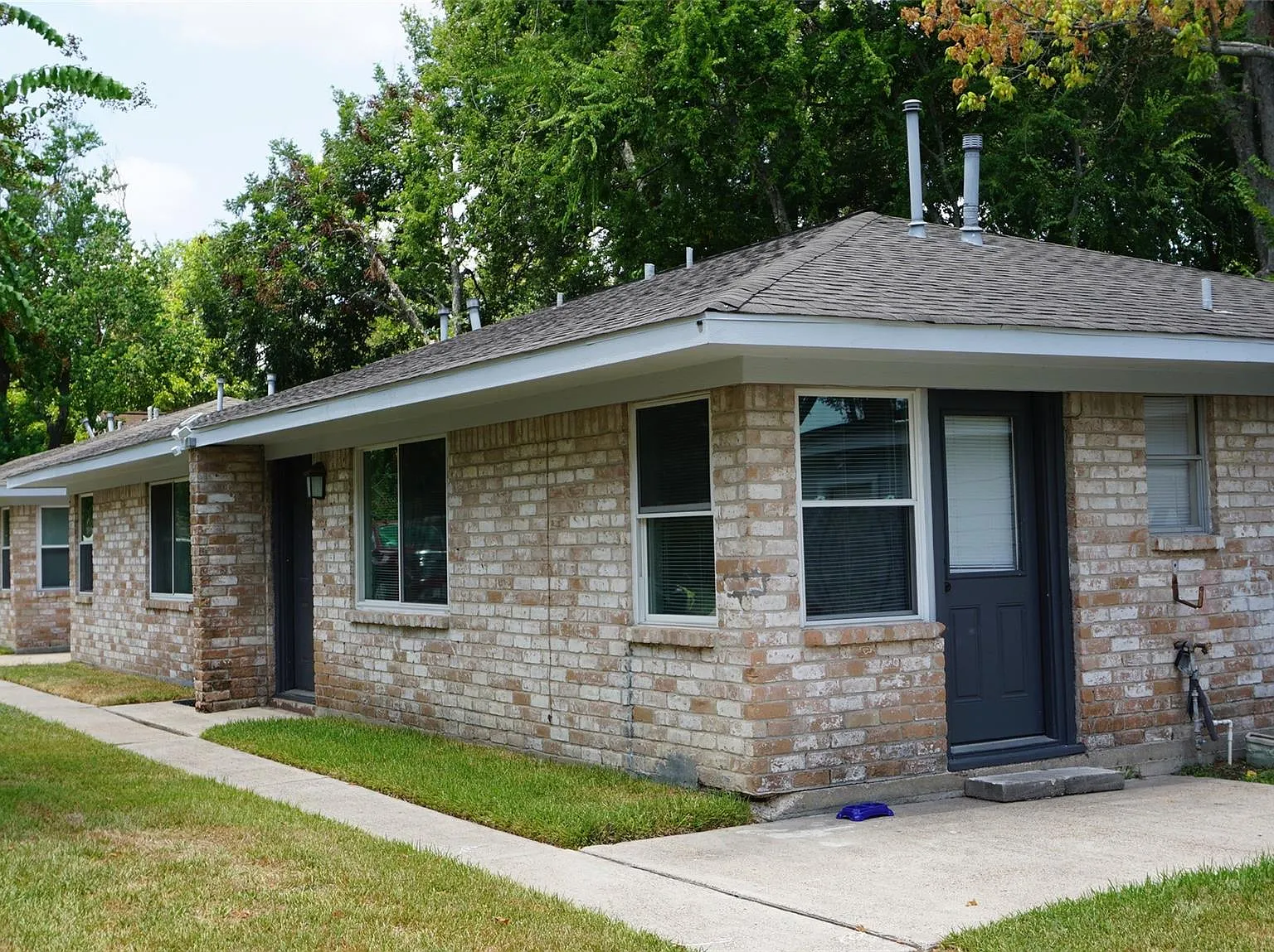 2 bed, 1.0 bath, 750 sqft, $1,150 — Photo 4
