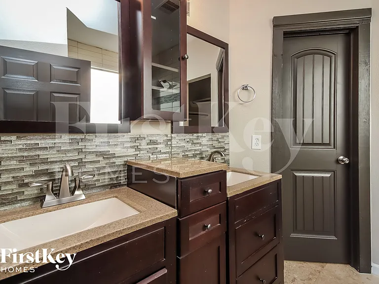 8306 White Willow Ln — Photo 12