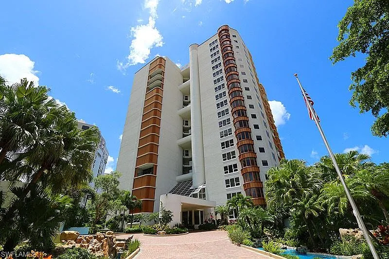 4251 Gulf Shore Blvd N #17A