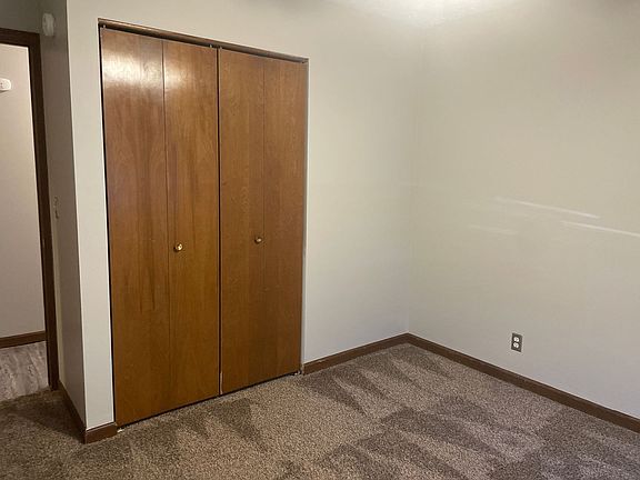 5th image of 3027 W Capital Ave Ste 16