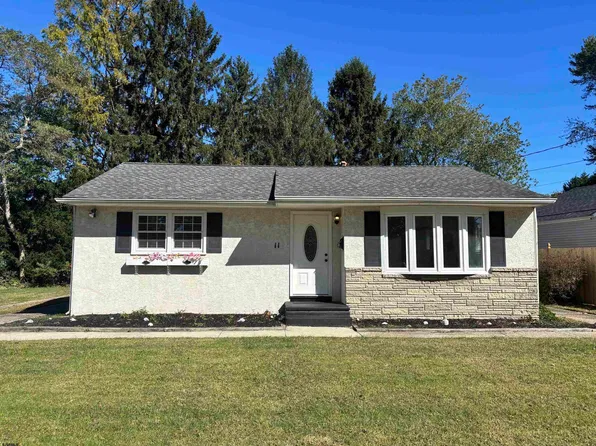 11 Oxford Dr, Somers Point, NJ 08244