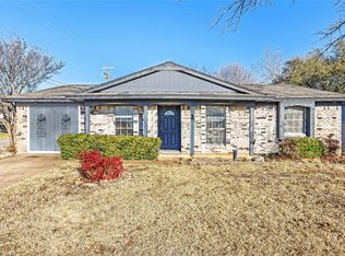 1201 Mars Dr, Cedar Hill, TX 75104