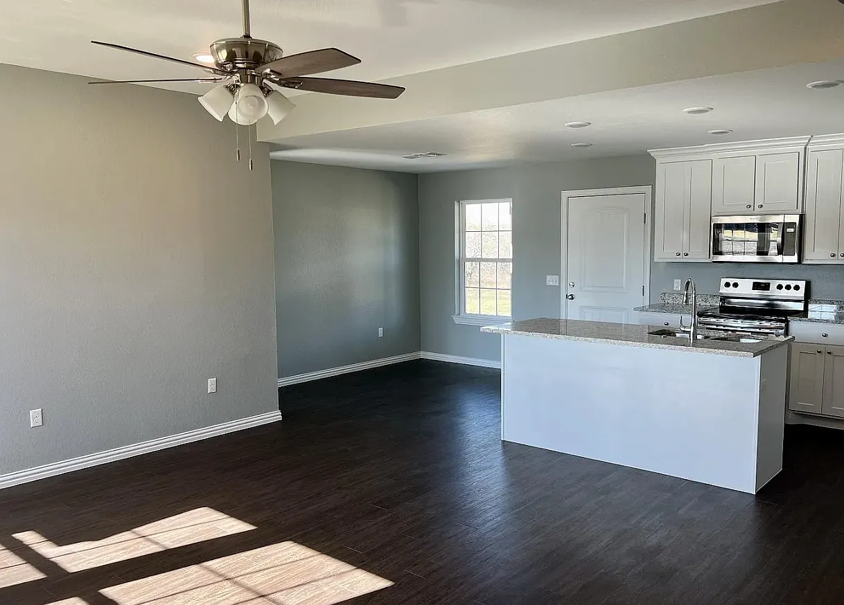 3 bed, 1290 sqft, $1,500 — Photo 2