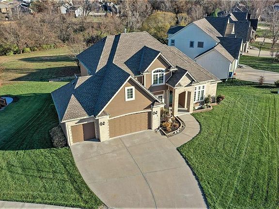 2nd image of 1113 Redwood Pl