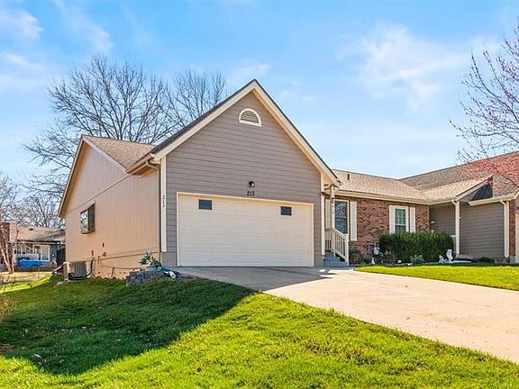 2nd image of 213 SE Ridgeview Dr