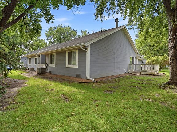 4th image of 2741 River Hills Dr S