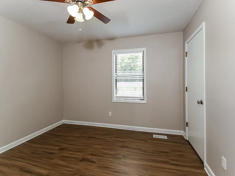 1012 Hicksmil Dr SW — Photo 15