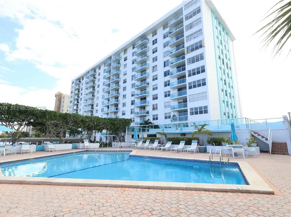 2841 NE 163rd St APT 902, North Miami Beach, FL 33160