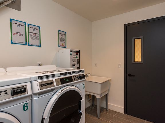 3rd image of 161 Winthrop St #1RA