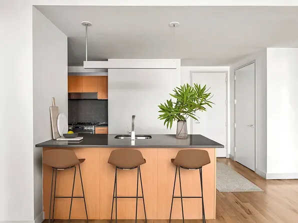 8 Spruce St, New York, NY