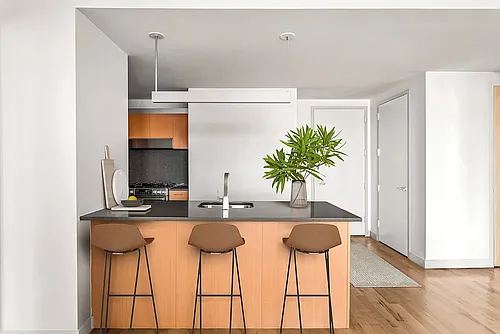 8 Spruce St Photo 1 8 Spruce St Photo 1
