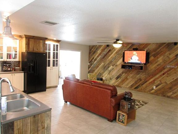3rd image of 2817 Witley Ave