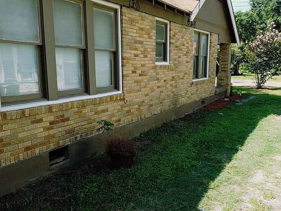2nd image of 1210 Pleasant St