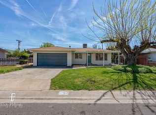 1071 E Vandalia Ave, Porterville, CA 93257
