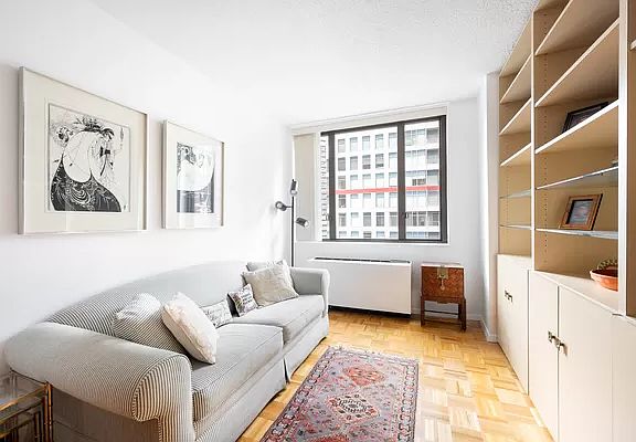 5th image of 300 E 54th St #17GH