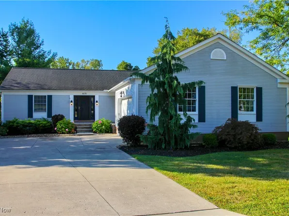 6670 Arlington Dr, Westfield Center, OH 44251