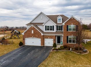 709 Oak Hollow Ct, Crystal Lake, IL 60014