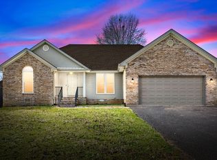 621 Ashbury Cir, Hopkinsville, KY 42240