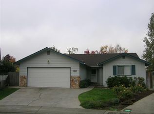 2725 Trout Cir, Grants Pass, OR 97527