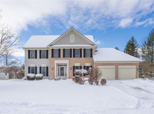 1 Delancey Ct, Pittsford, NY 14534