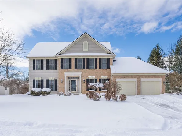 1 Delancey Ct, Pittsford, NY 14534