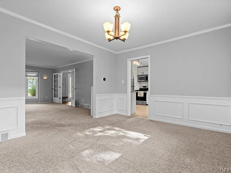 5476 Van Ness Dr — Photo 22