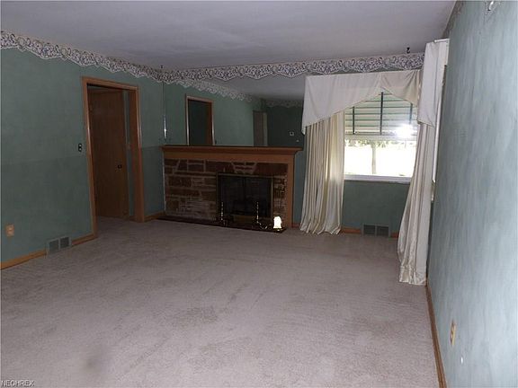 3rd image of 681 Lincoln Blvd