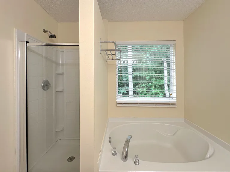 1210 Whitman Dr — Photo 18