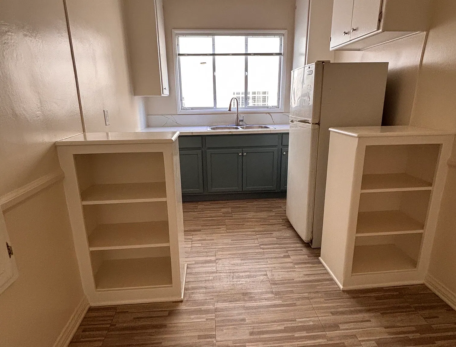 Studio, 800 sqft, $1,600 — Photo 3